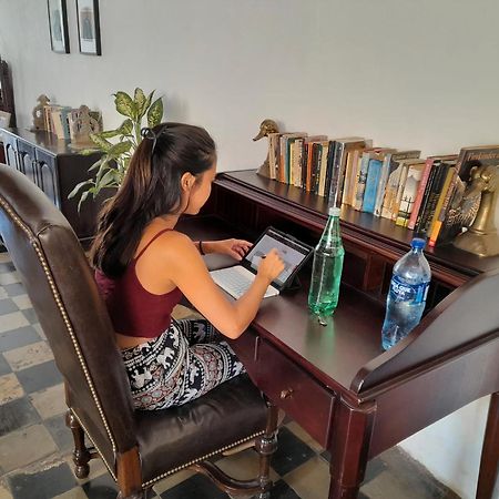 Casa Yoly Hostel Гранада Экстерьер фото