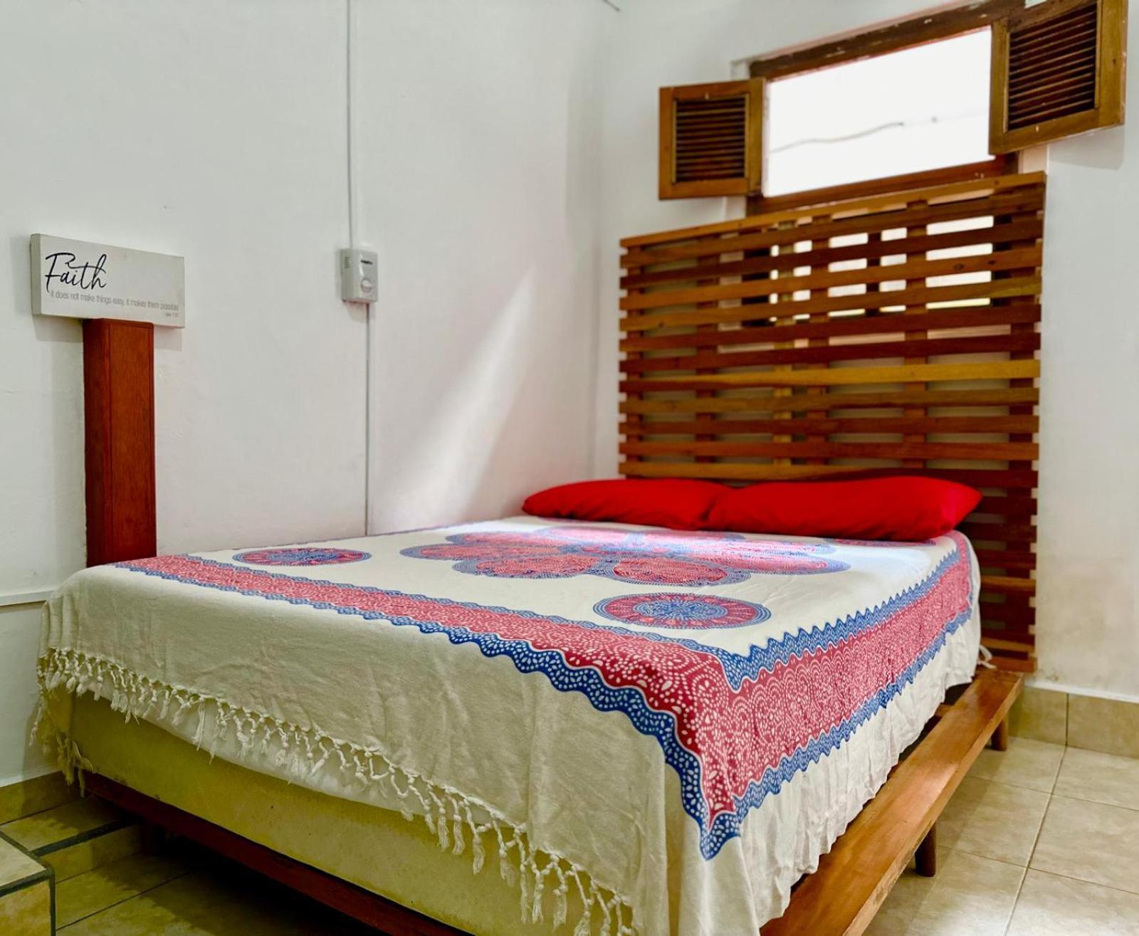 Casa Yoly Hostel Гранада Экстерьер фото
